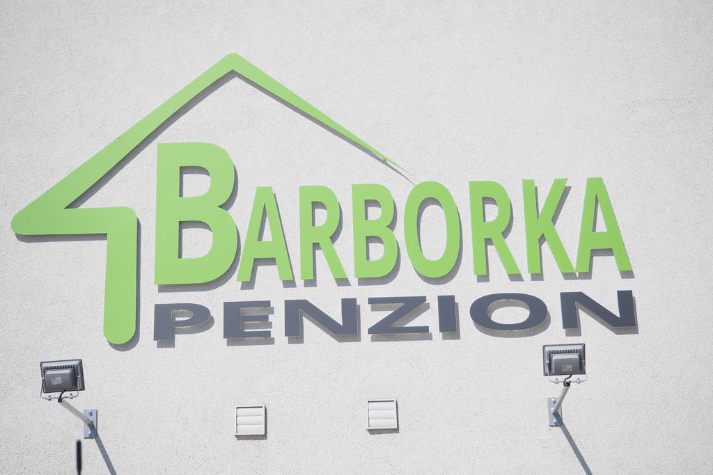 ホテル Ubytovani Barborka オロモウツ エクステリア 写真